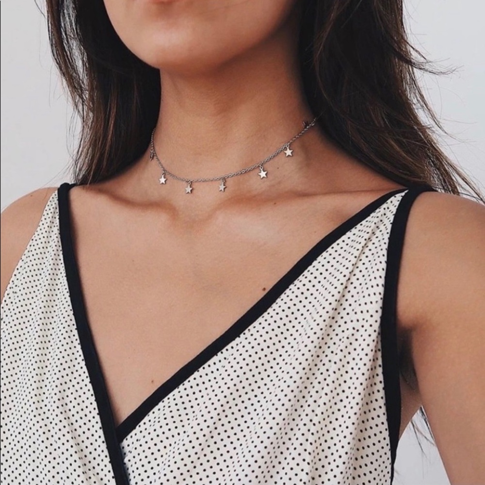 BESTSELLER ⭐️7-Star Dainty Choker in Silver Tone⭐️ - Picture 5 of 5
